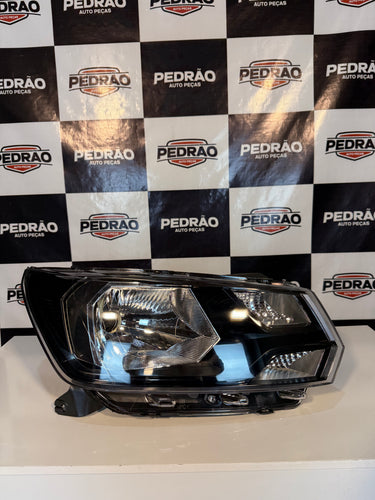 Farol Gol/Voyage G8 Saveiro G7 2018 a 2023 (Friso Preto) Lado Direito CN