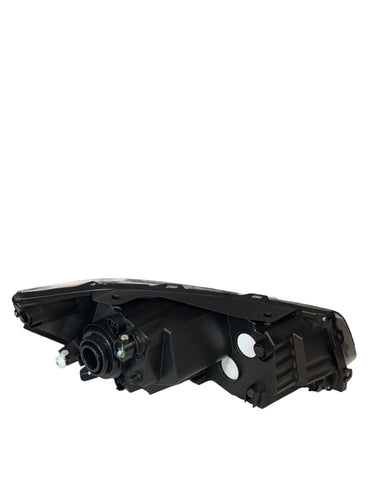 Farol Saveiro G9 2024 a 2026 (Friso Preto) Lado Esquerdo Fly