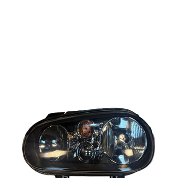 Farol Golf 1999 a 2007 (Máscara Negra / Sem Auxiliar) Lado Esquerdo SRC